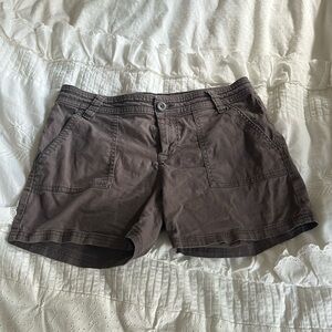 Vintage brown cargo shorts